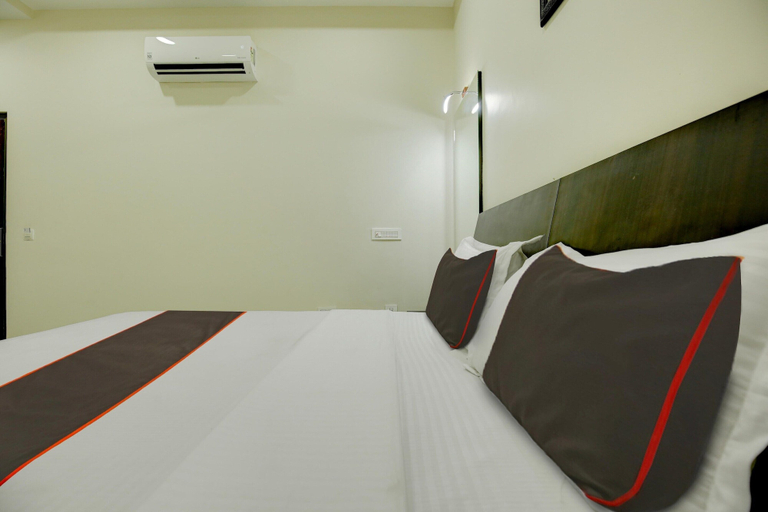 Room 2, Collection O Ovel Hotel Grand, Jalandhar