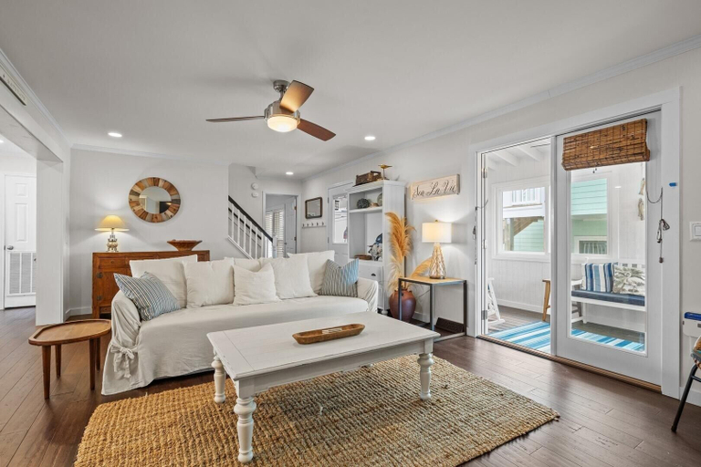 Living area 4, Sea La Vie 3 Bedroom Home by RedAwning, Carteret