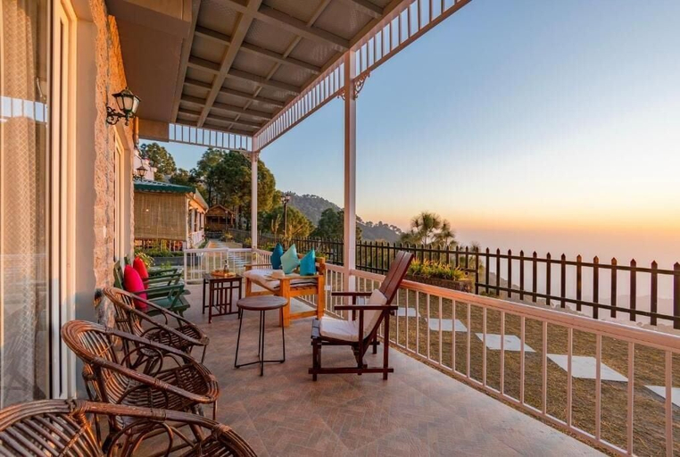 Terrace/patio 5, ELIVAAS Alpenglow 3 BHK Villa, Solan