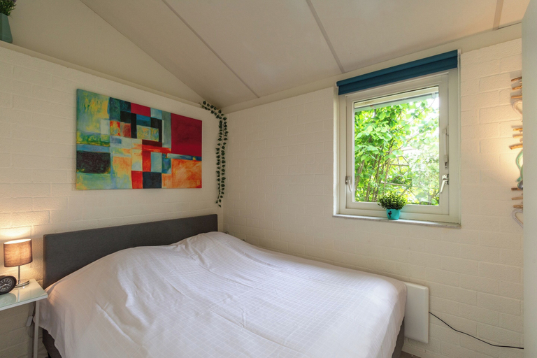 Room 3, Holiday Home Near Petten Beach With Pool, Zijpe
