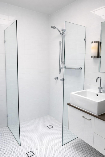Bathroom 3, Alexandra Hills Hotel Suites & Conference Center, Alexandra Hills