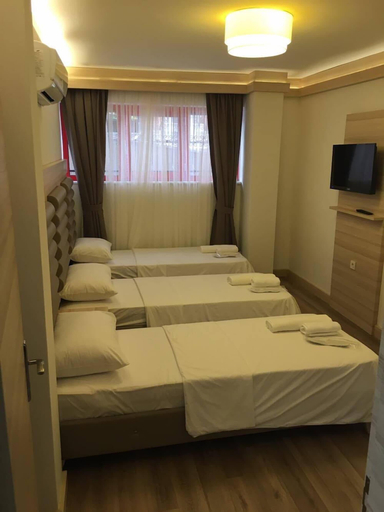 Bedroom 2, Al Khaleej Hotel, Beyoğlu