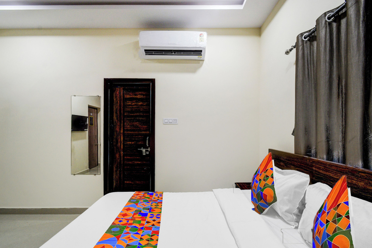 Room 5, Fabhotel Golden City Inn, Ranga Reddy