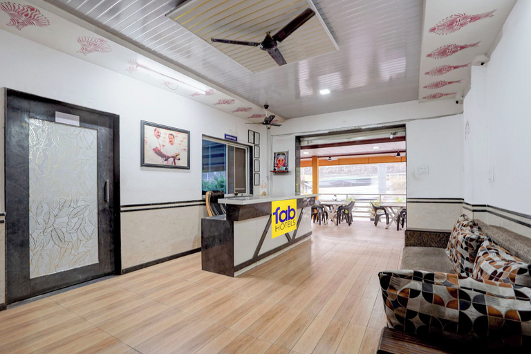 Reception 5, Fabhotel Raj, Pune