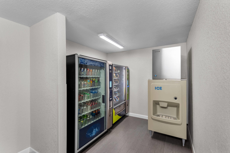Food & Drinks 5, Quality Inn Waverly, Bremer