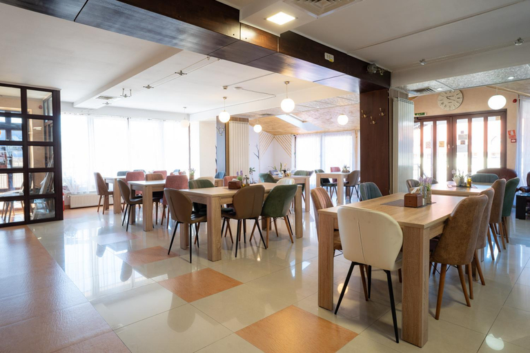 Food & Drinks 4, Motel Delorean, Brasov