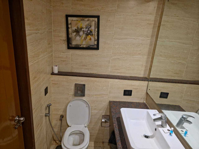 Bathroom 4, Townhouse Marathalli, Bangalore