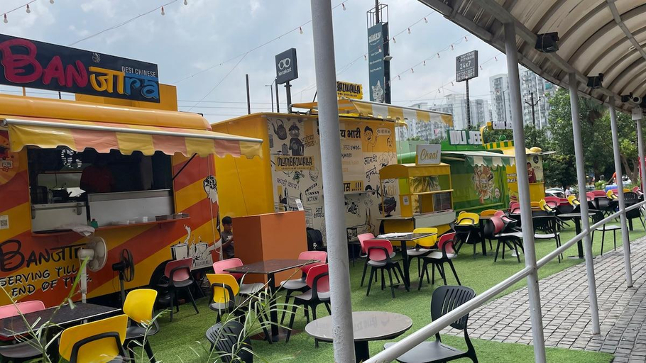 Food & Drinks, Noida Houses, Gautam Buddha Nagar