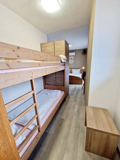 Bedroom 2, Hotel Kanta, Ortenaukreis