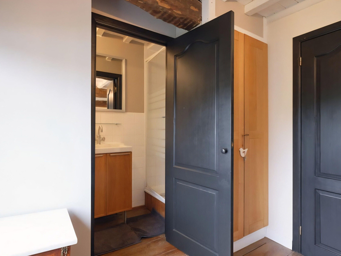 Bathroom 2, Spacious Gite in Somme-leuze, Namur