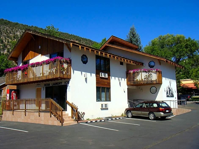 Exterior & Views 1, Starlight Lodge, Garfield