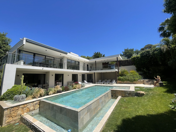 Room 4, 004 Villa Le Palm in Le Cannet, Alpes-Maritimes