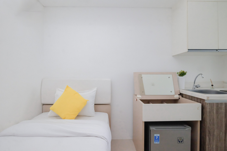 Bedroom 3, Comfortable and Strategic Studio Room at Apartment Vittoria Residence By Travelio, Jakarta Barat