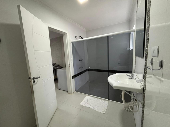 Bathroom 2, ASP hospedaria, Paranaguá