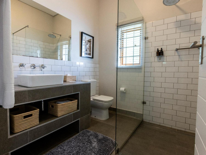 Bathroom 3, Meerendal Boutique Hotel, City of Cape Town
