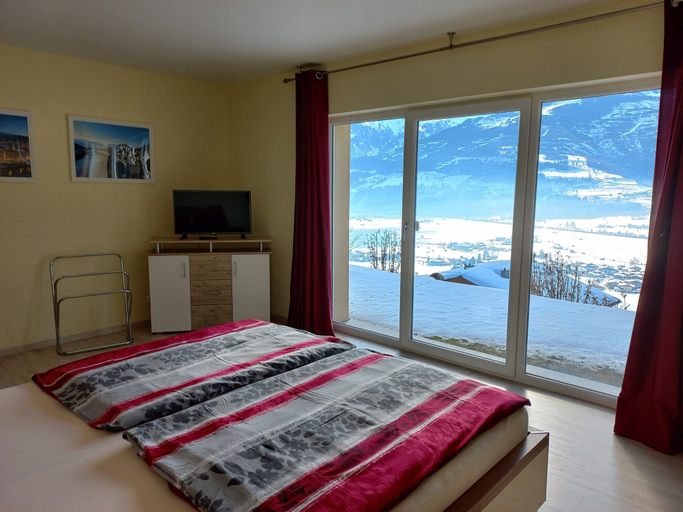 Bedroom 2, Bright Flat Close to the ski Area, Zell am See