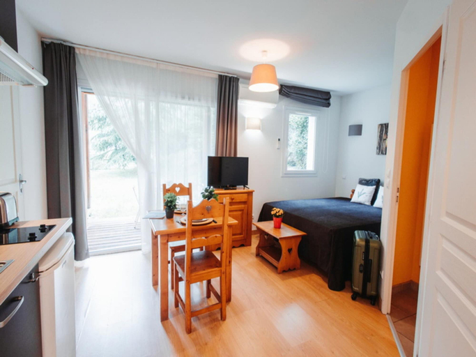 Room 4, Air-conditioned Apartment for 2 Near Casino, Ariège