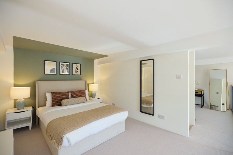 Room 4, St Gabriel's Loft Apartment, London