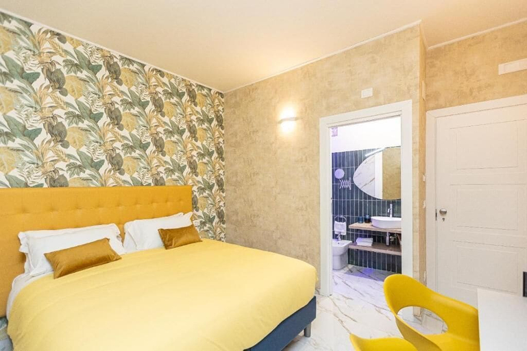 Bedroom 3, Flowery Rainbow, Roma
