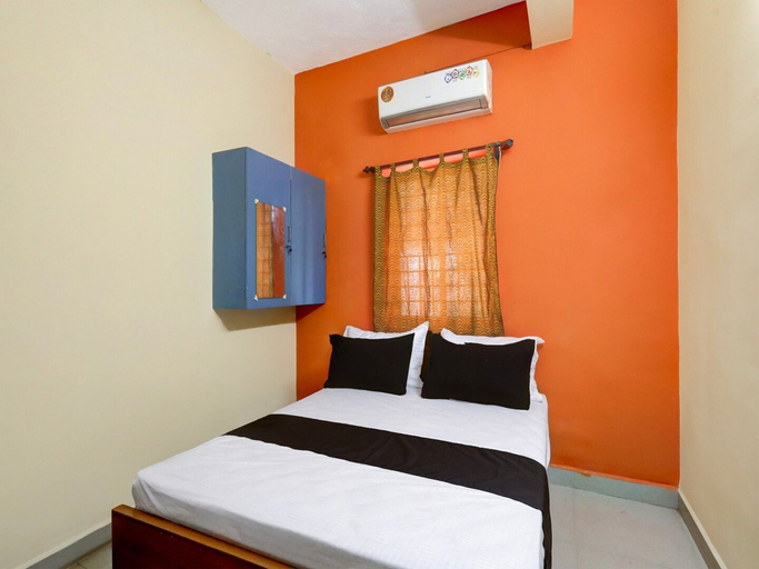 Room 4, Deluxeram Ganesh Residency, Kancheepuram