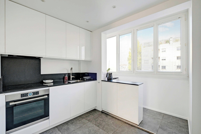 Private kitchen 2, Spacious Apartment- 3br/6p - Charenton, Val-de-Marne