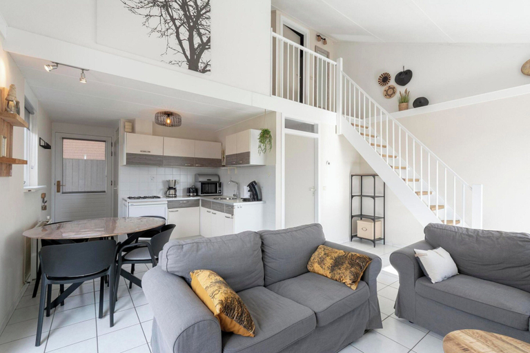 Living room 3, Yperhof 66 Holiday Home for 6 Guests on Cost, Den Helder