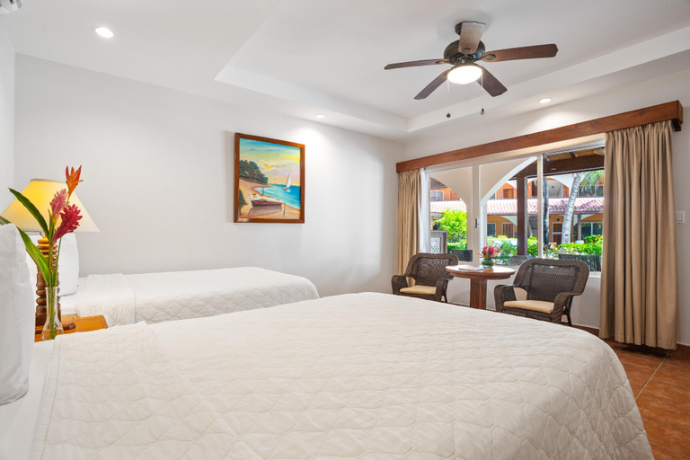 Bedroom 3, Sunbreeze Hotel