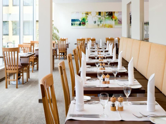 Dining 3, Sunday Hotel Saarbruecken Sued Triple Room, Regionalverband Saarbrücken