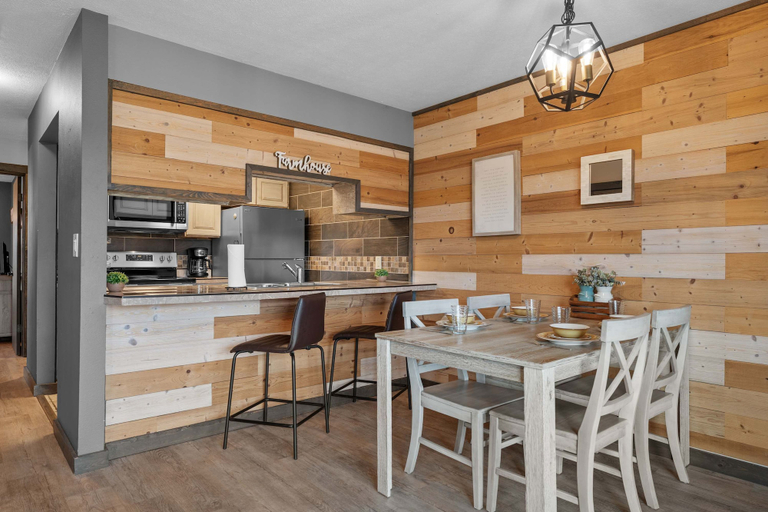 Primary image, Hole-in-one Hideaway For 4, Taney