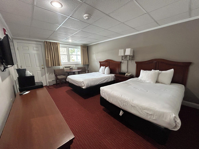 Bedroom 3, Golden Gables Inn, Carroll
