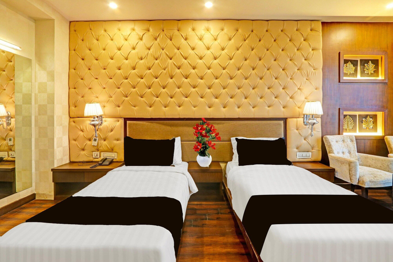 Room 4, Deluxe With Twin Bedhotel Zero Mile Sitabuldi, Nagpur