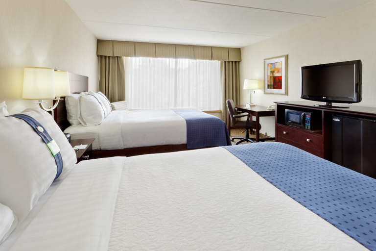 Bedroom 2, Fairfield Inn & Suites by Marriott Springfield Enfield, Hartford