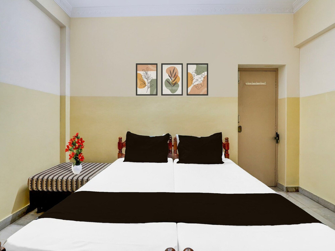 Room 2, Deluxe Thallam Sai Residency, Y.S.R.