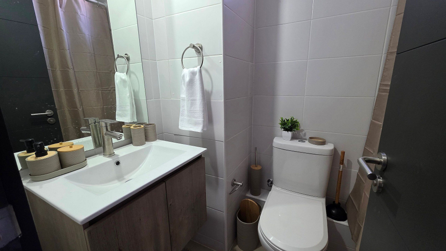 Bathroom, Oceana Suites La Florida Friolan Roa, Cordillera