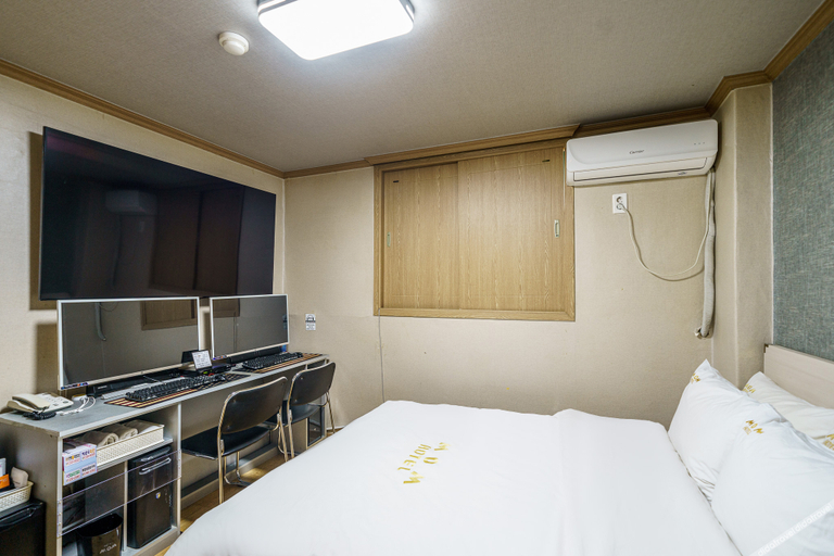 Bedroom 4, Suwon Station Hotel MOM, Suwon