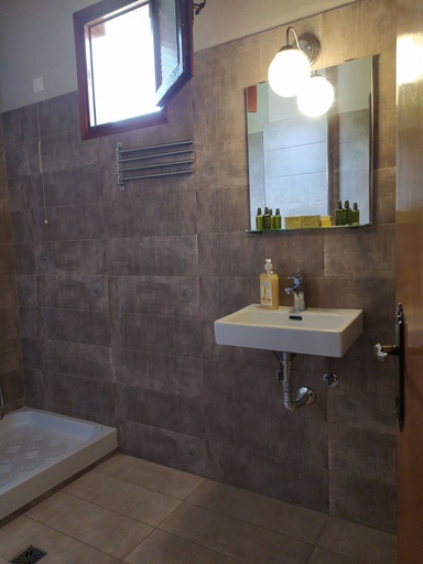 Bathroom 3, Hotel Defkalion, Thessaly