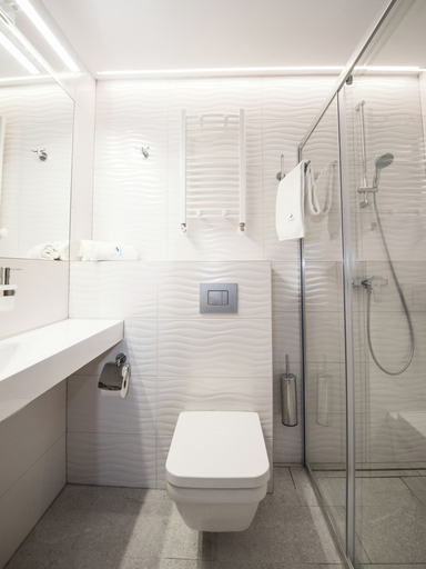Bathroom 4, INTERFERIE Cechsztyn w Ustroniu Morskim, Kołobrzeg