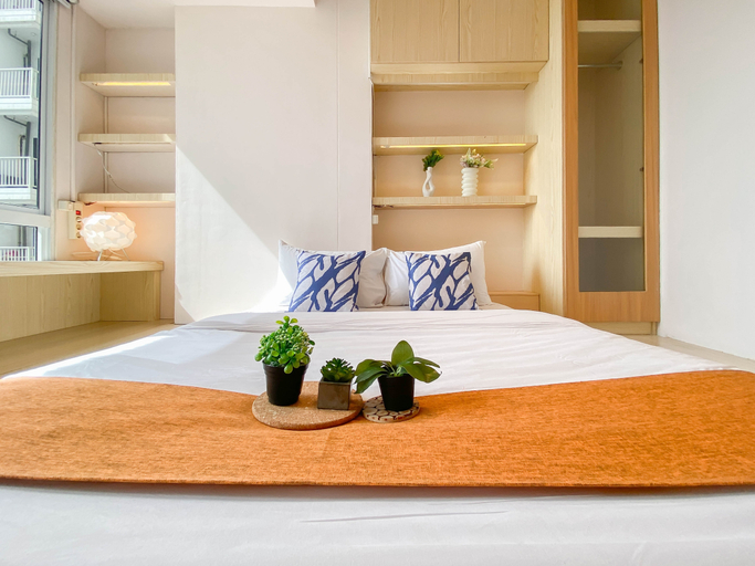 Bedroom 2, Tranquil Studio at Tokyo Riverside PIK 2 Apartment near NICE By Travelio, Tangerang