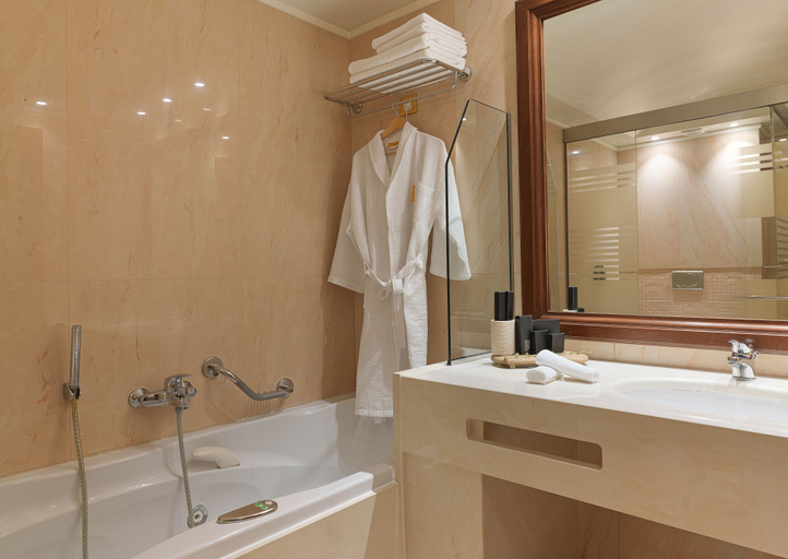Bathroom 4, SEAFOS Luxury Resort & Spa - Limited Edition by Leonardo Hotels, Peloponnese