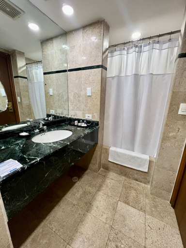 Bathroom 3, Intercity Tower, San Pedro Sula