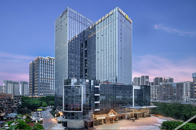 Exterior & Views