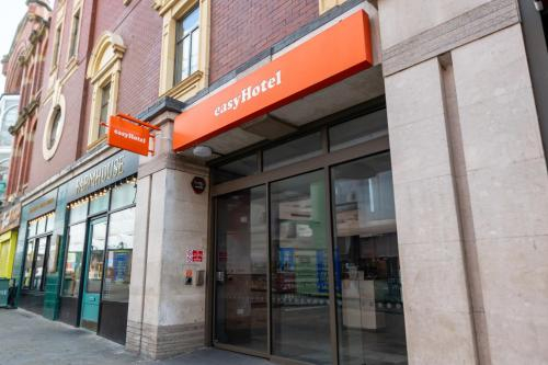 Others 3, easyHotel Leeds, Leeds