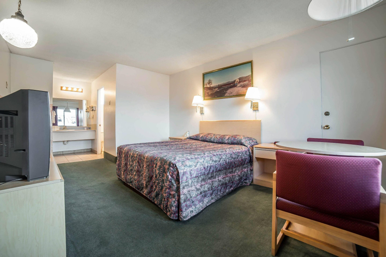Bedroom 4, Rodeway Inn Boardman - Hermiston, Morrow