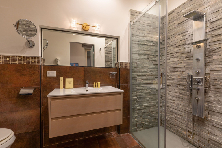 Bathroom 5, Relais Nazionale 18, Rome