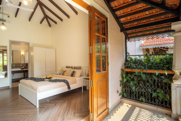 Room 2, ELIVAAS Lumin 4 BHK with Pool in Arpora, North Goa