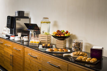 Others 5, Radisson Hotel & Conference Centre London Heathrow, London