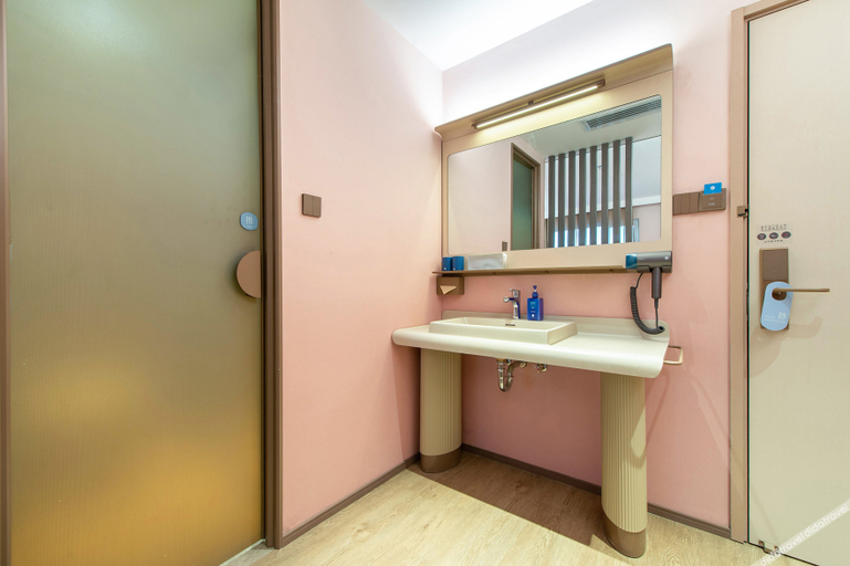 Bathroom 5, HanTing Hotel (Dalian Jinshitan Light Rail Station Faxian Kingdom), Dalian