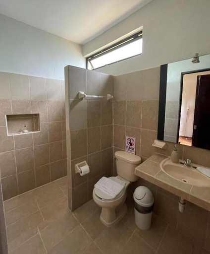 Bathroom 4, Casa Xu´unan, Valladolid