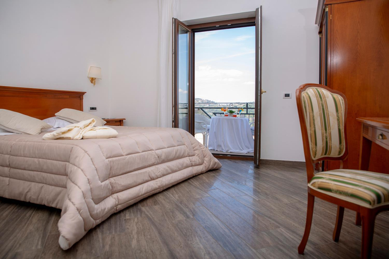 5, Villa Donna Carmela, Napoli