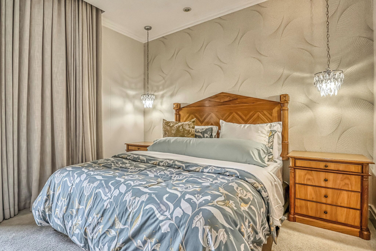 Room 5, Luxurious Two-Bedroom Apartment, City of Johannesburg